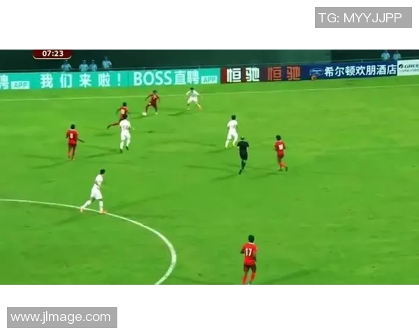 足球巨星们的隐秘弱点揭露 他们的技术短板与心理困境分析